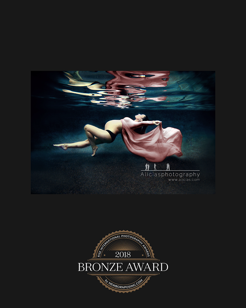 Chicago Naperville Award Winning Underwater Maternity Photographer Photography